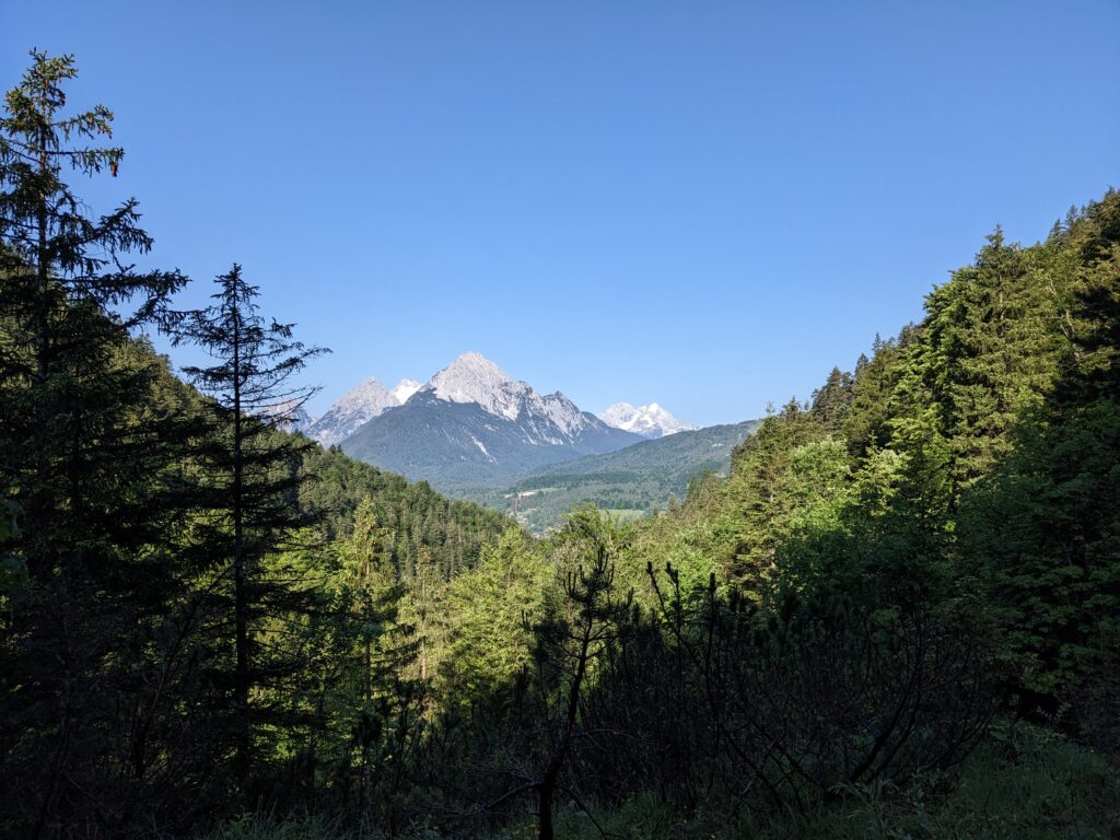 Ausblick ins Wettersteingebirge